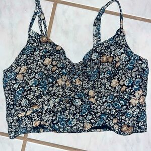 Like new Abercrombie and Fitch crop tank top.
